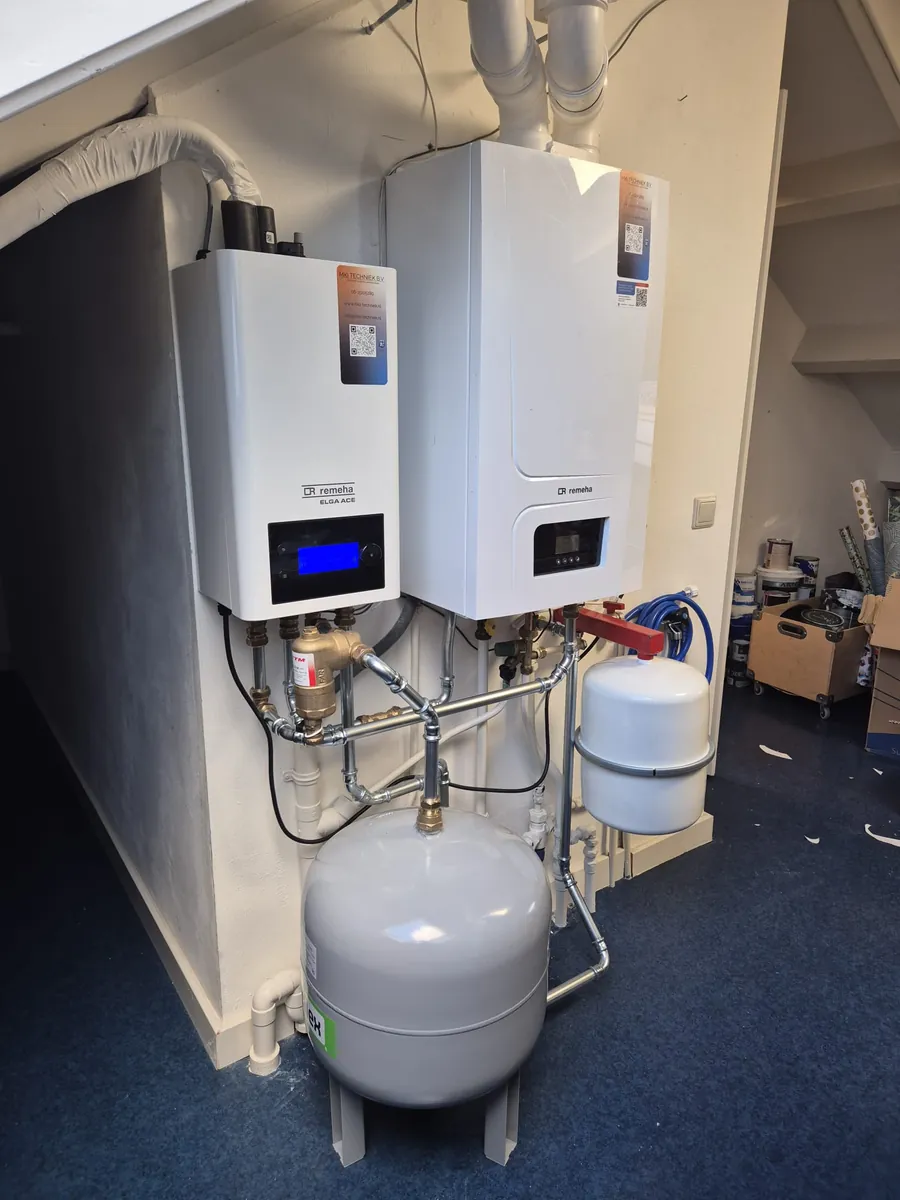 Remeha Elga Ace hybride module naast Remeha CV-ketel in technische ruimte