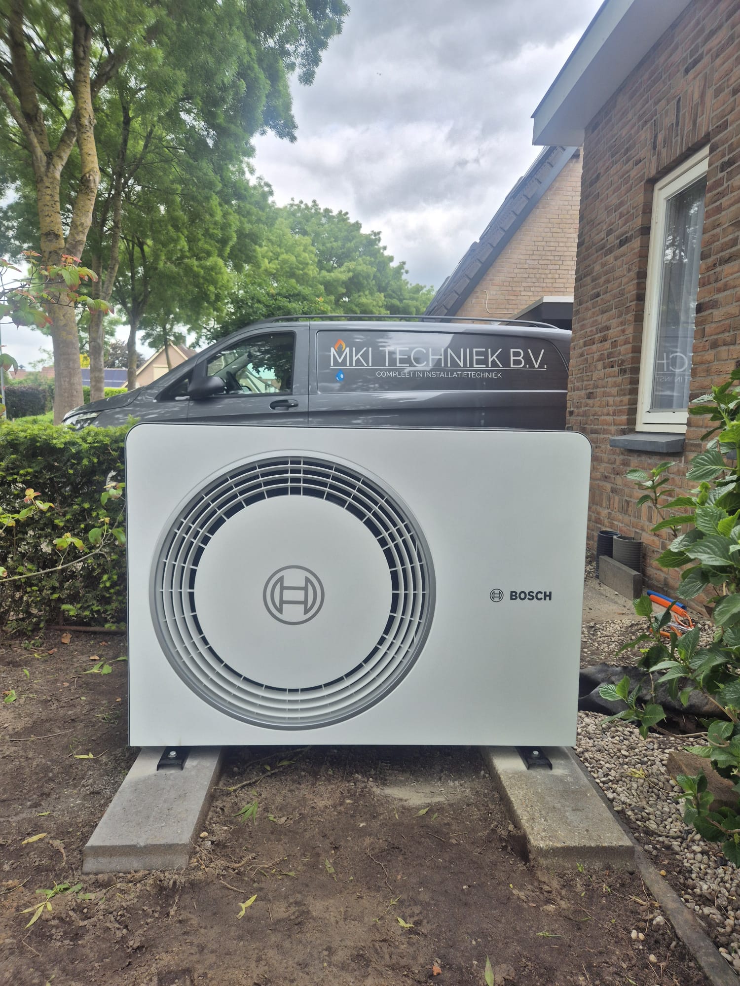 Warmtepomp geplaatst bij woonhuis door MKI-Techniek